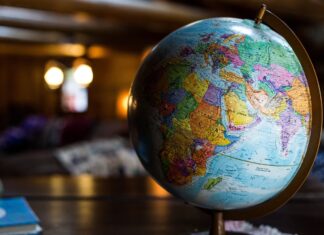 Oliebollen – holenderskie pączki, które jada się na Nowy Rok